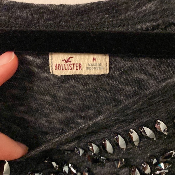 Hollister Crewneck Cropped Top With Jewelled Neckline - Picture 5 of 6